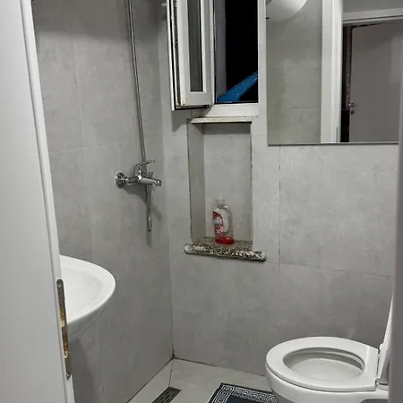 Sark Lägenhet Lezhë