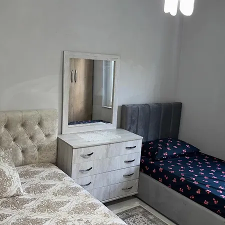 Sark Lägenhet Lezhë