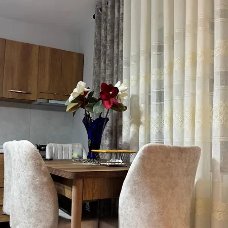 Sark Apartment Lezhe